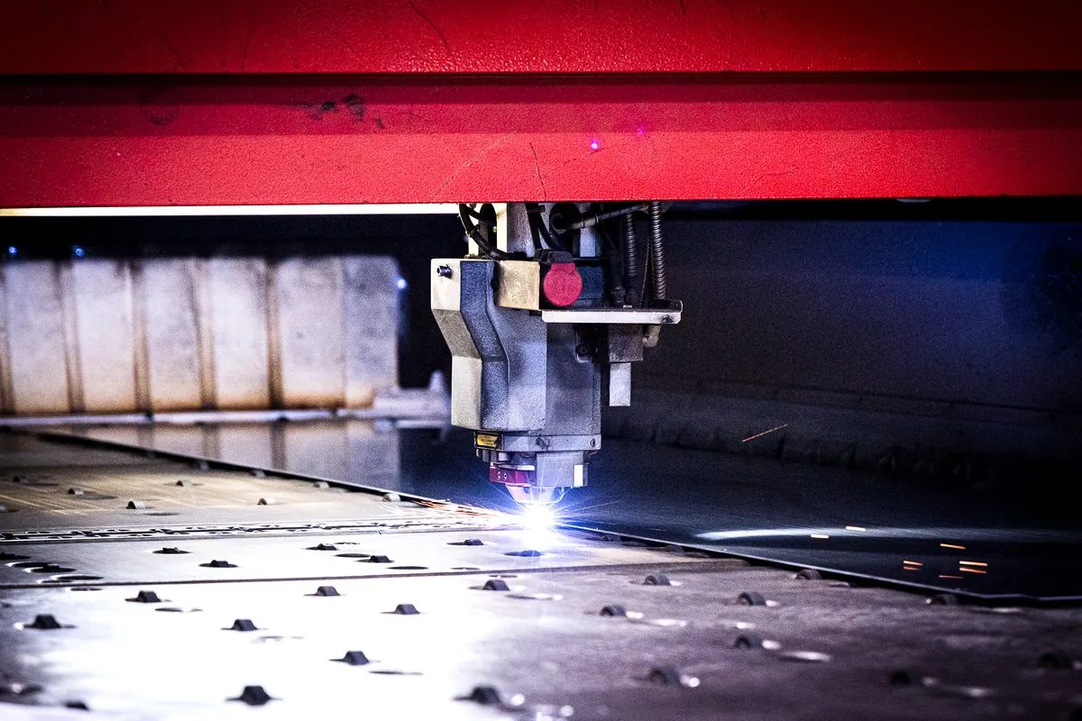 AMADA LC 2415αIV NT レーザー加工機